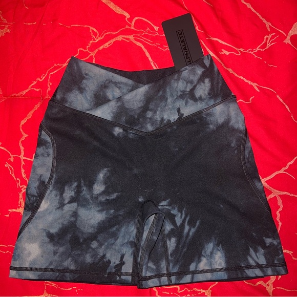 NWT Alphalete Surface Power Short OIL STAIN - Small🖤 - Picture 2 of 7